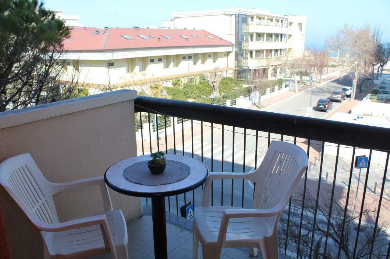 Caesar Hotel 3*